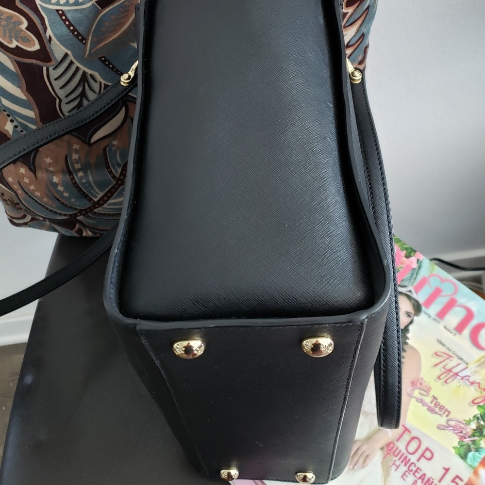 Large Tote - Picture 3 of 5